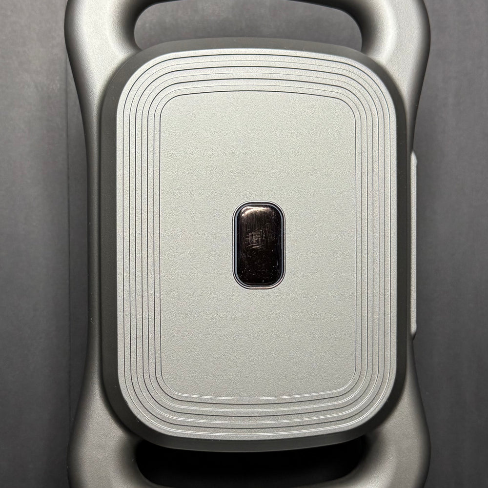 Kinetix™ – Massage Gun Professionnel 16 Têtes | Récupération Sportive, Bien-être & Relaxation Premium